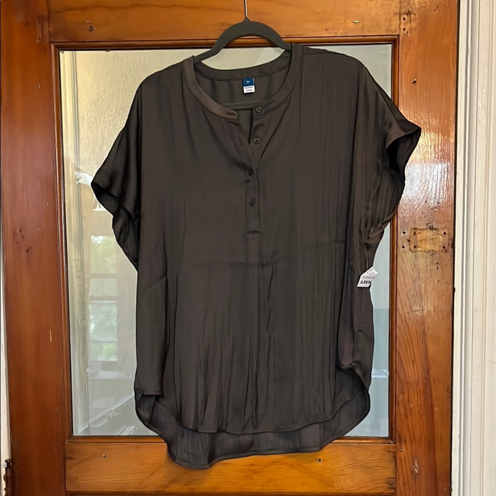 Old Navy Gray Blouse with Elegant Design
